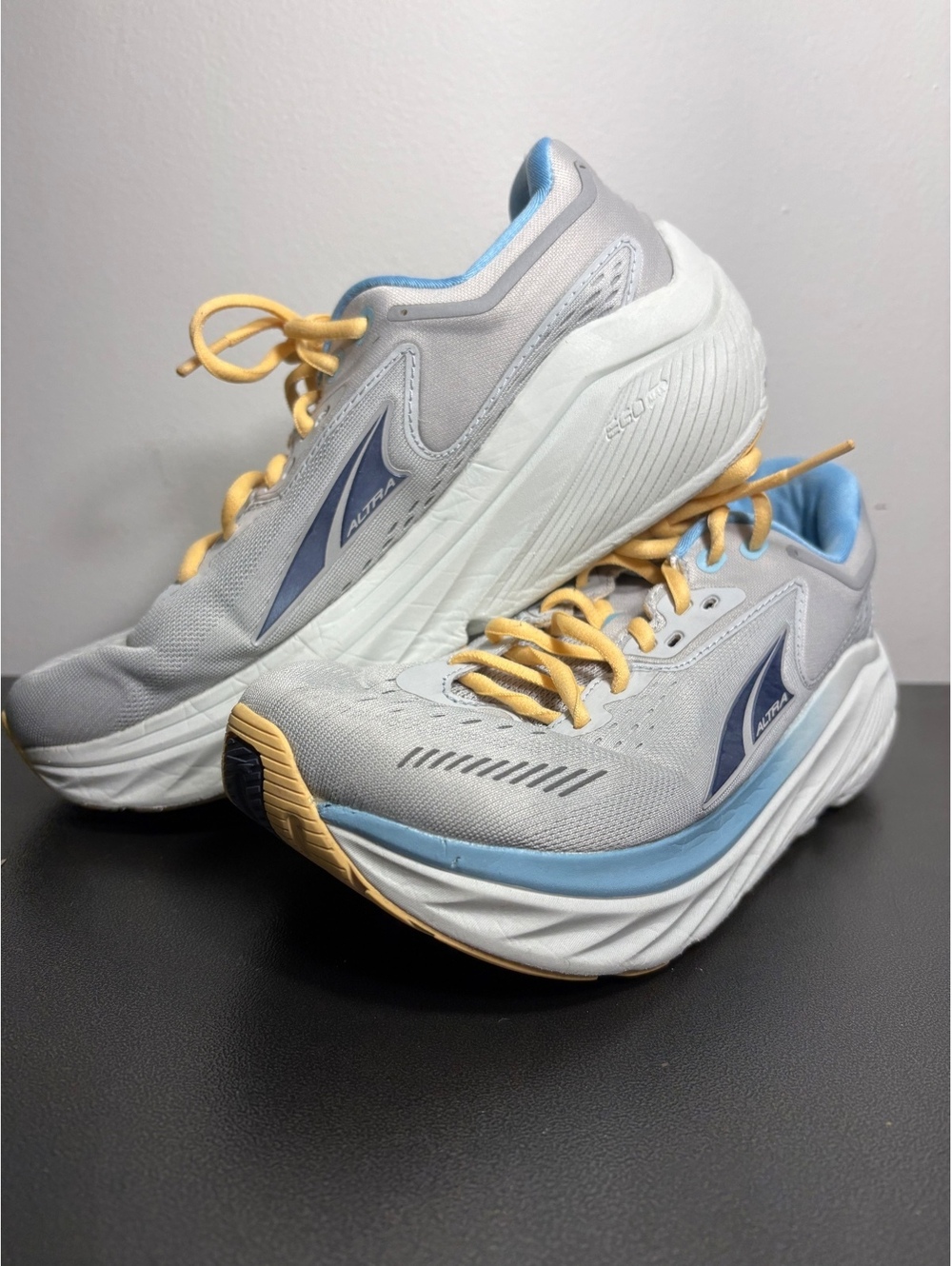 Gray Altra Via Olympus Women’s 7.5 Original Foot Shape road running sneakers